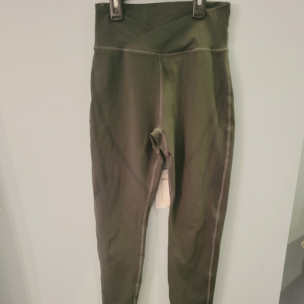 Size small Alphalete leggings